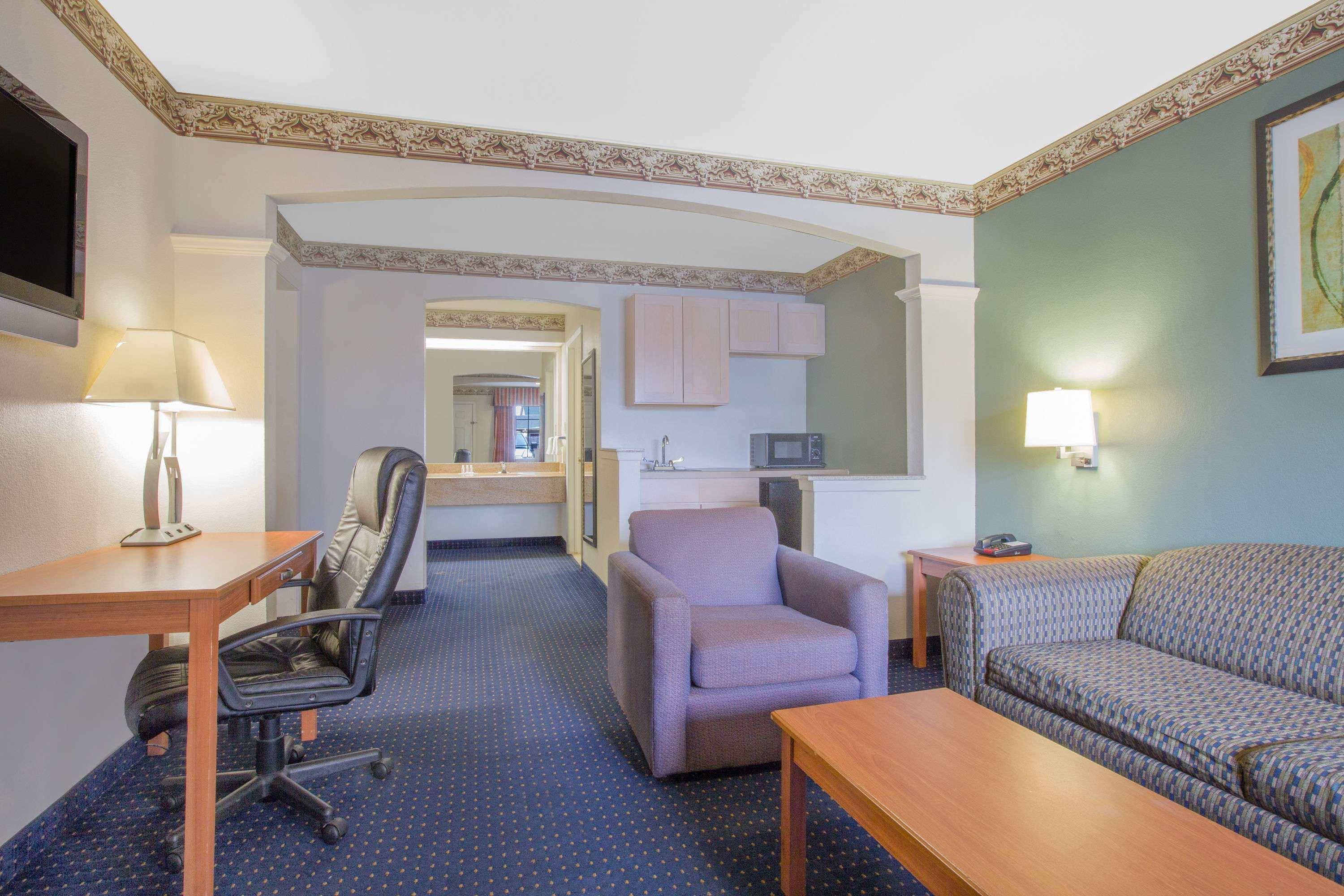 Days Inn By Wyndham Nacogdoches/Sfa University/Downtown Exterior foto